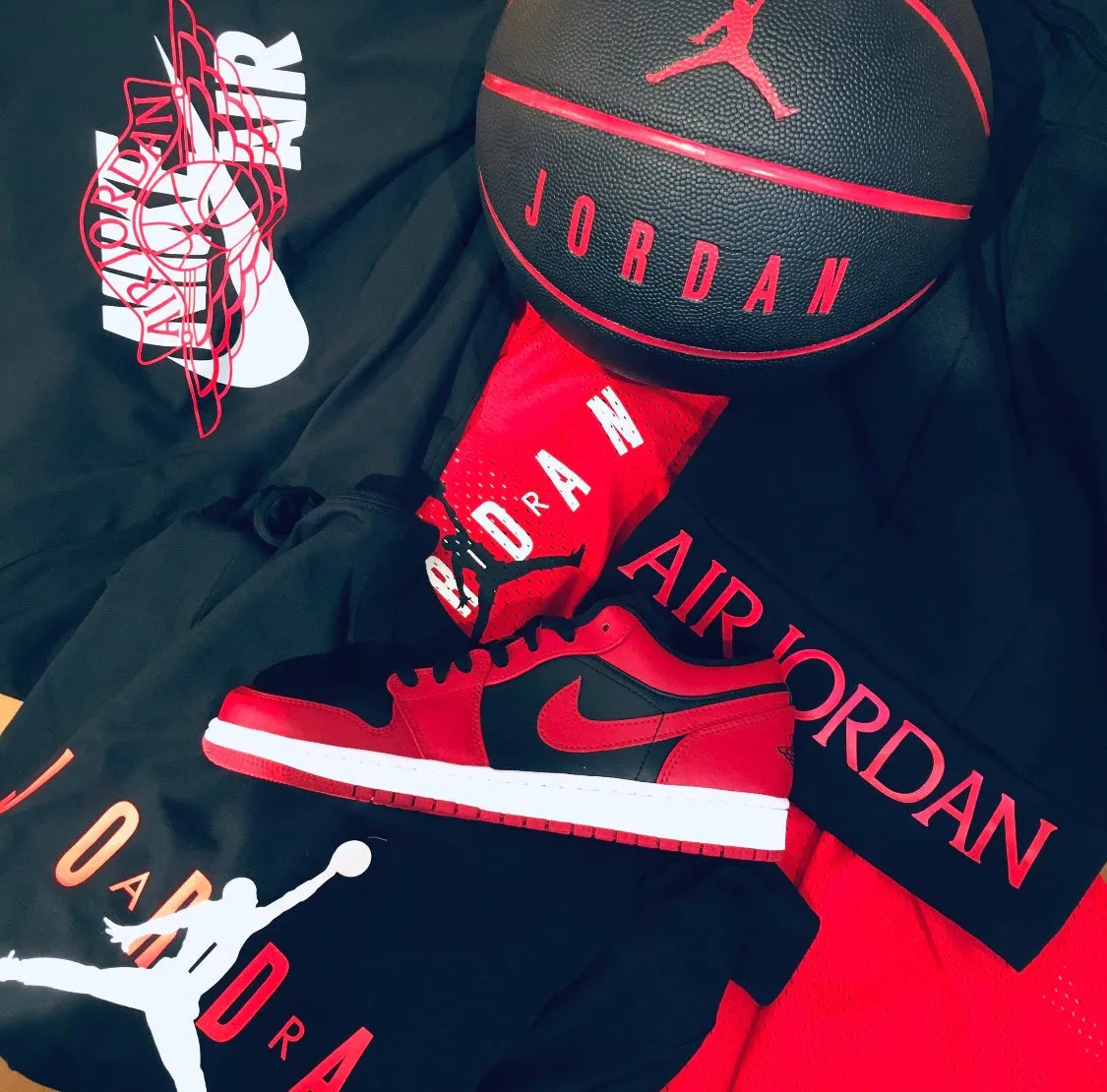 CE - AJ1 Reverse black and red forbidden to wear