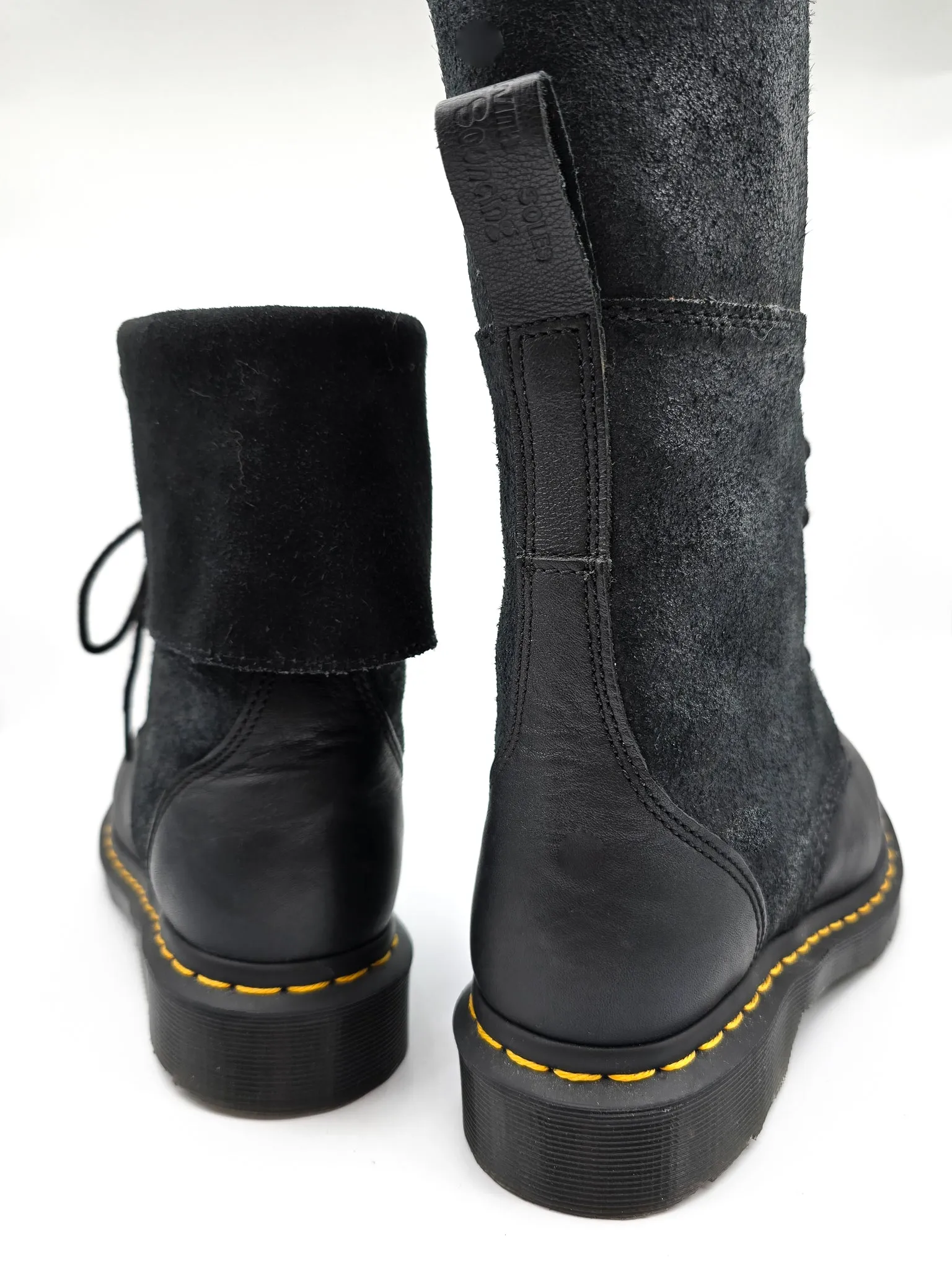 DR. MARTENS HAZIL BLACK