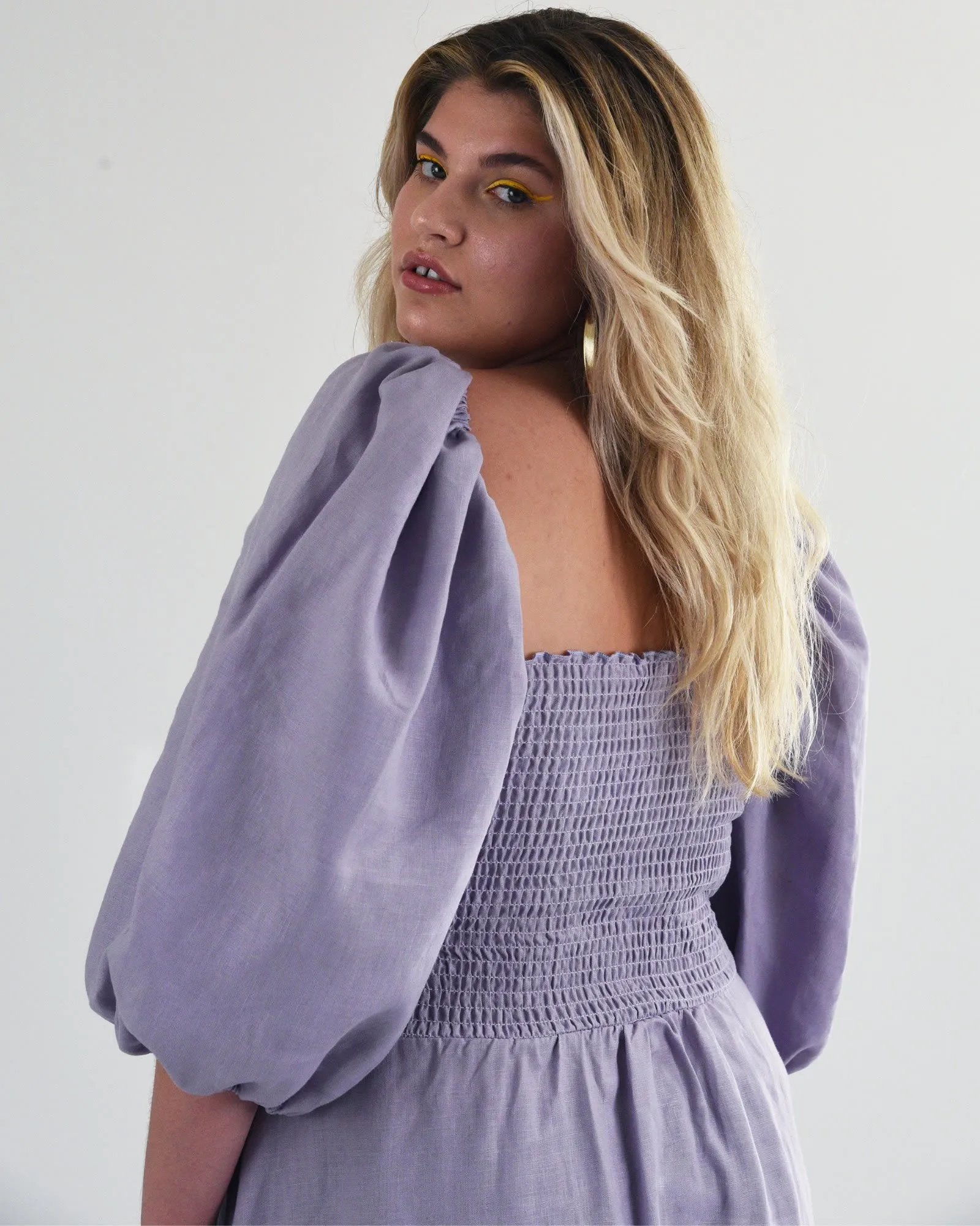 The Colette Linen On or Off the Shoulder Dress in Lilac | Lilac